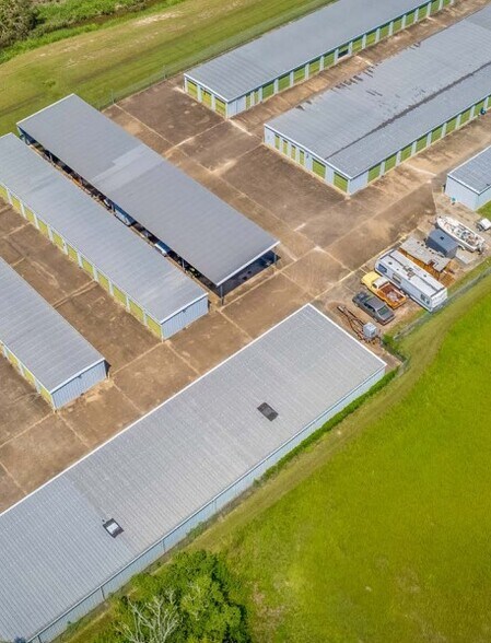 More Photos Of 2370 E Mulberry St, Angleton Self Storage For Sale