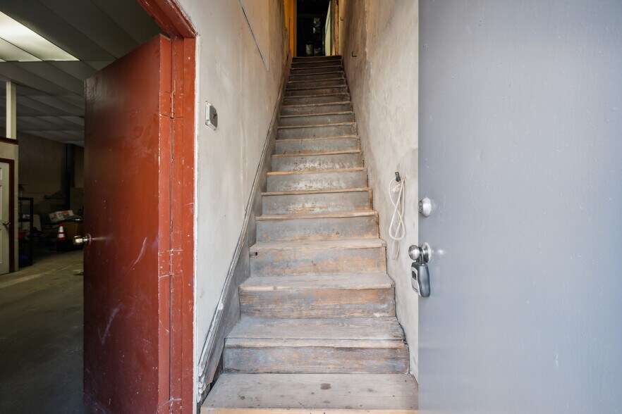 More Photos Of 1326 S 20th St, Philadelphia Warehouse For Sale