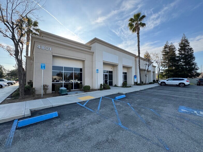 Primary Photo Of 4801 Calloway Dr, Bakersfield Medical For Sale
