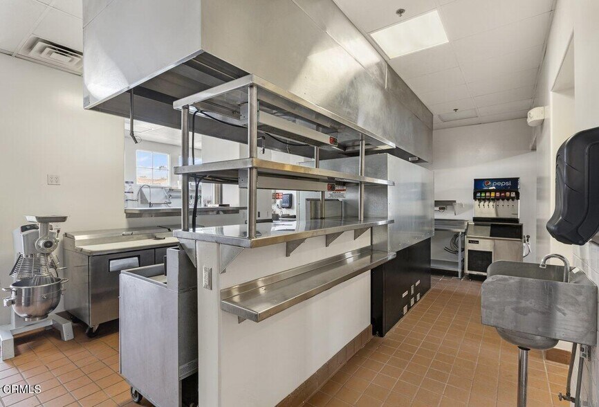 More Photos Of 125 S 10th St, Santa Paula Restaurant For Lease