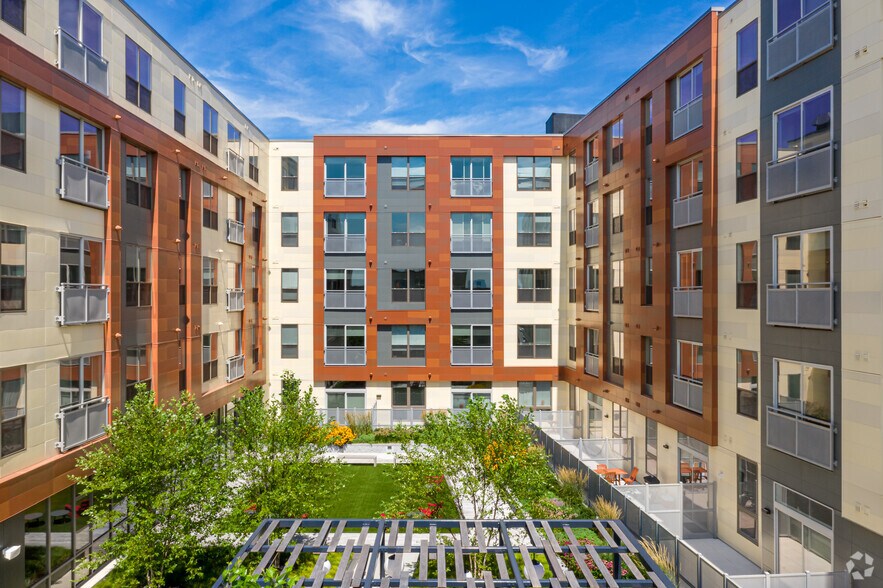 More Photos Of 190 Pleasant St, Malden Apartments For Lease