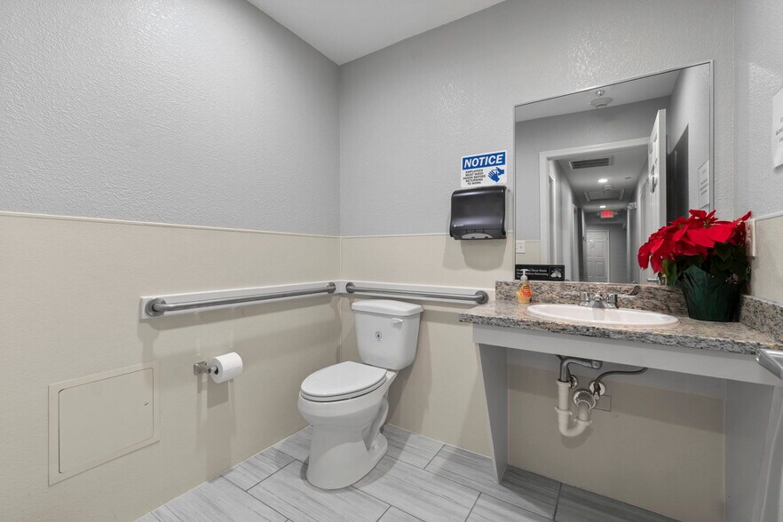 More Photos Of 1930 River Falls Dr, Kingwood Assisted Living For Sale