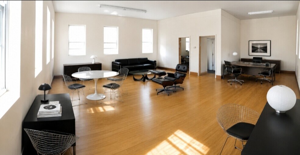 More Photos Of 17 Midland Ave, Middletown Warehouse For Lease