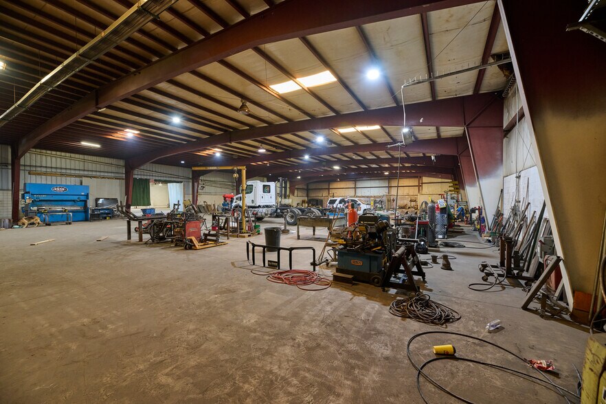 More Photos Of 7464 Sharon Mercer Rd, Mercer General Retail For Sale