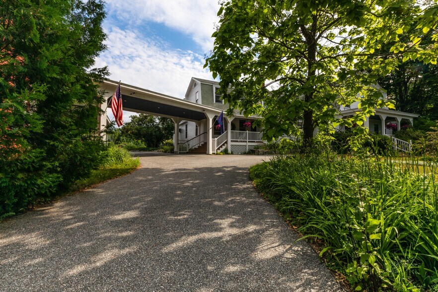 More Photos Of 11 Inn Rd, Hallowell Hospitality For Sale