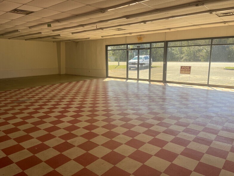 More Photos Of 2701 Sylvester Hwy, Albany Auto Repair For Lease