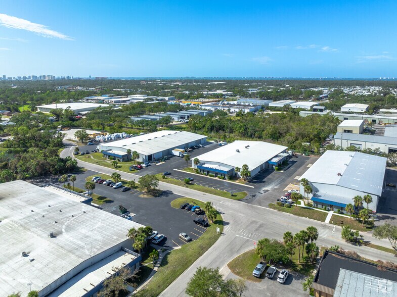 More Photos Of 2363 Industrial Blvd, Sarasota Unknown For Lease