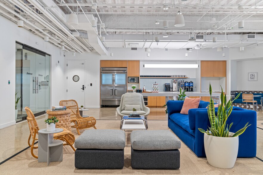 More Photos Of 200 S Biscayne Blvd, Miami Coworking Space
