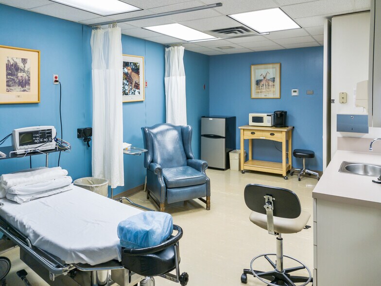 More Photos Of 1306 W Frank Ave, Lufkin Medical For Sale