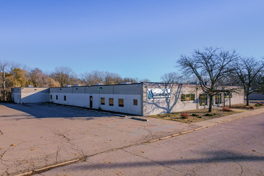 Primary Photo Of 3215 S Pennsylvania Ave, Lansing Office For Sale