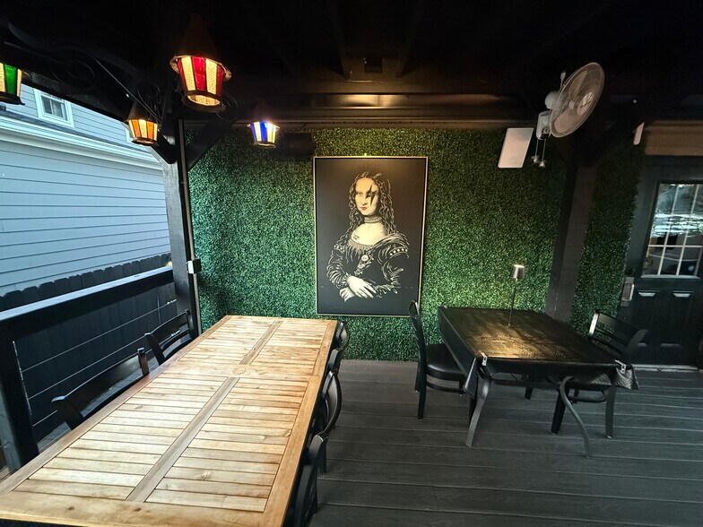 More Photos Of 709 W Main St, Madison General Retail For Sale