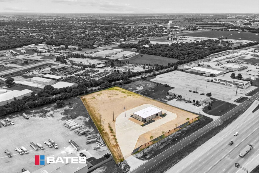 Primary Photo Of 7020 N Interstate 35 E, Waxahachie Industrial For Lease