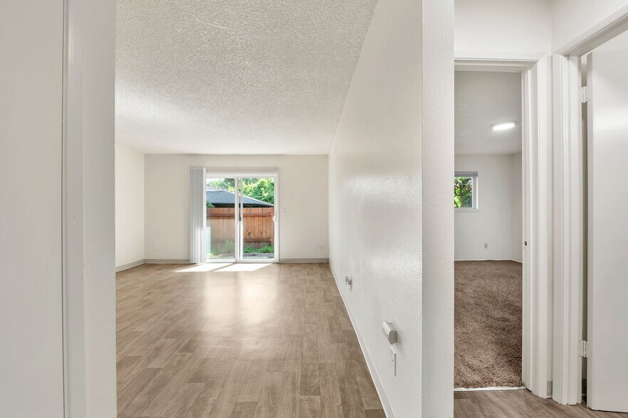 More Photos Of 14130 SW 105th Ave, Tigard Apartments For Sale