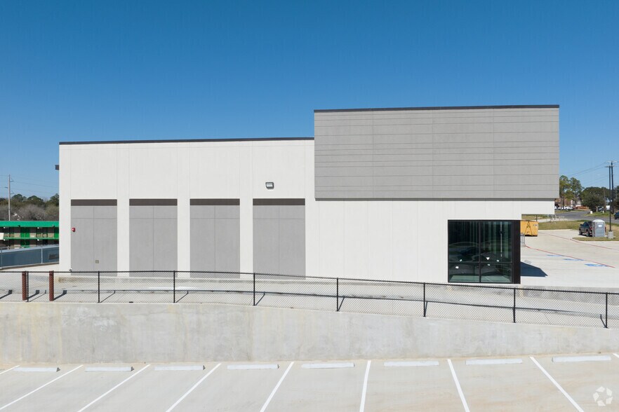 More Photos Of 2600 Becker Dr, Brenham Storefront Retail Office For Lease