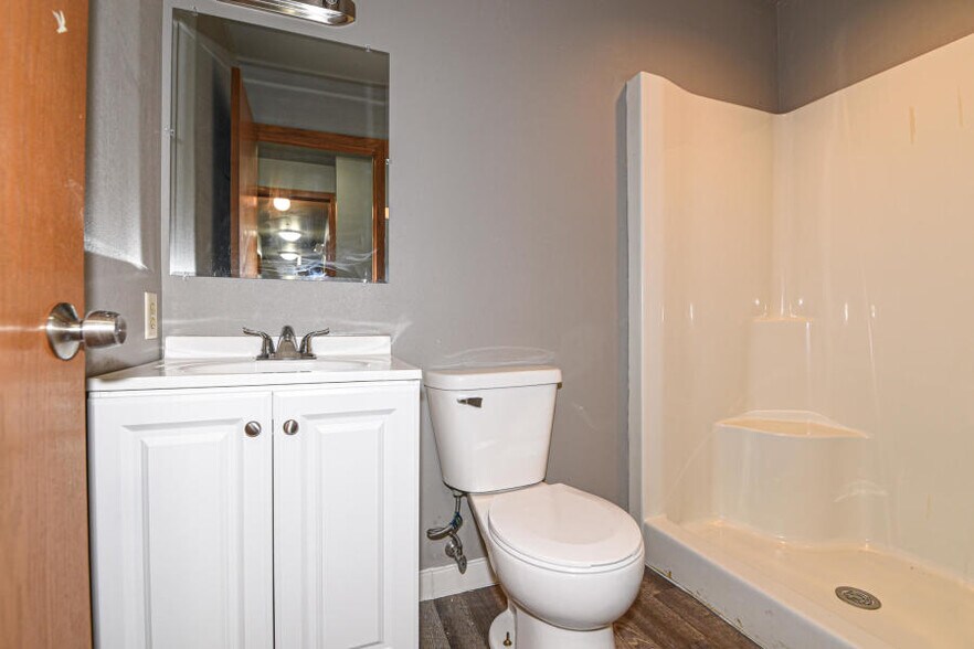 More Photos Of 5966 N Santa Monica Blvd, Whitefish Bay Storefront Retail Office For Sale