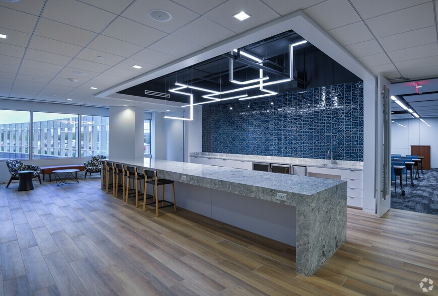 More Photos Of 1300 Post Oak Blvd, Houston Office For Lease