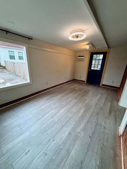 More Photos Of 100 W B Ave, North Little Rock Office For Lease
