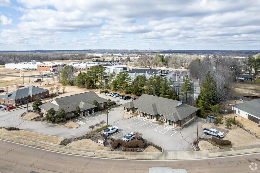 More Photos Of 11870 Cranston Dr, Arlington Office For Lease