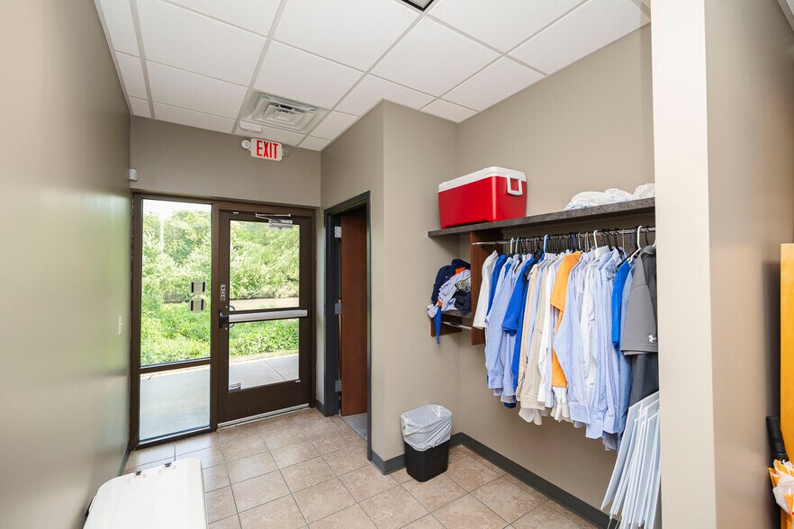 More Photos Of 13203 W 21st Ct N, Wichita Office For Sale
