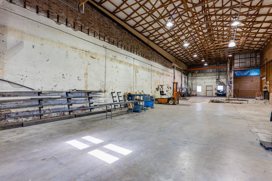 More Photos Of 489 Front St, Junction City Warehouse For Sale