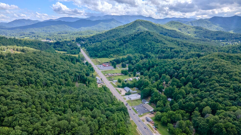 More Photos Of 1785 Georgia Rd, Franklin Freestanding For Sale