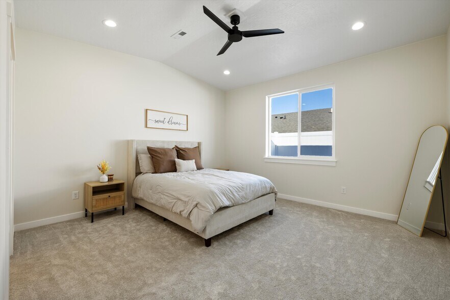 More Photos Of 1101-1109 Fairhaven Loop, Richland Apartments For Sale