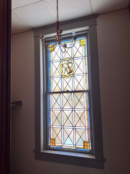 More Photos Of 212 N College Ave, Clarksville Religious Facility For Sale