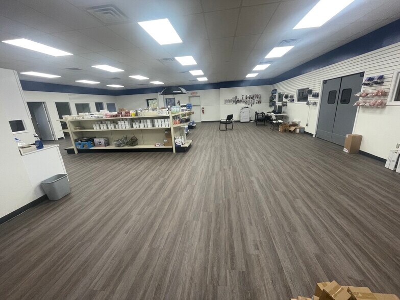 More Photos Of 337 Industrial Dr, Jackson Distribution For Lease