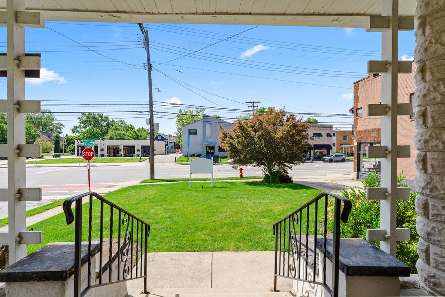 More Photos Of 15522 Madison Ave, Lakewood General Retail For Sale