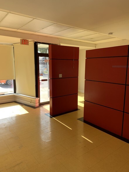 More Photos Of 792 Eglinton Ave E, Toronto Storefront For Lease