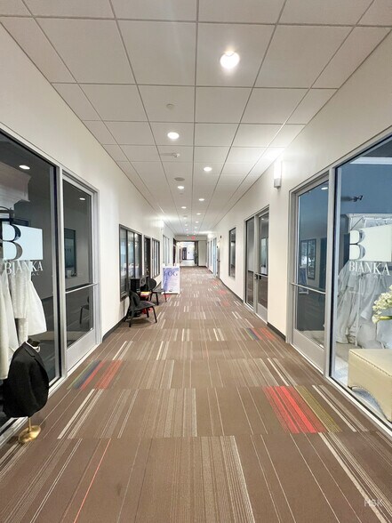 More Photos Of 125 Ottawa Ave NW, Grand Rapids Office For Lease