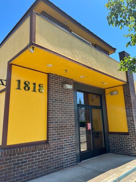 More Photos Of 1810-1818 SE 122nd Ave, Portland Restaurant For Sale