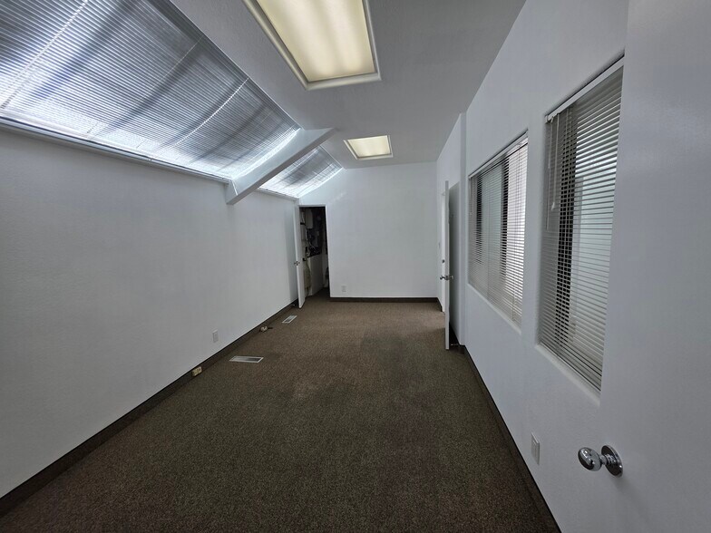 More Photos Of 431 S C St, Oxnard Medical For Sale