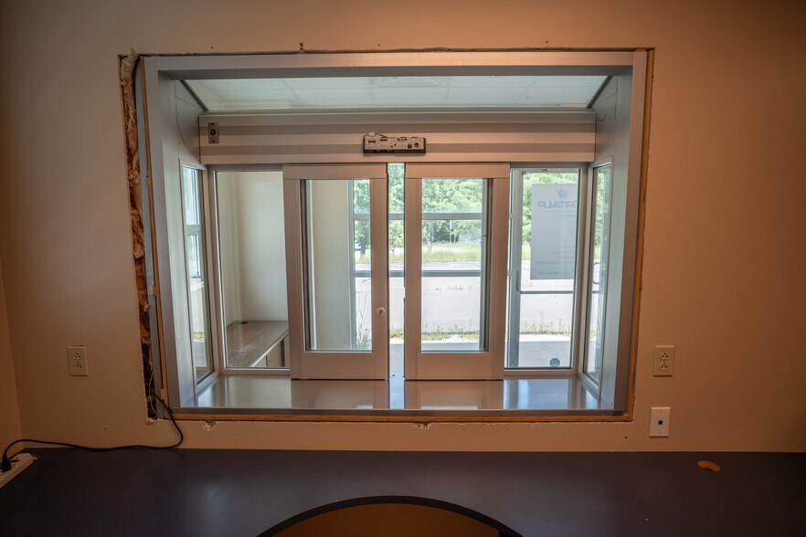 More Photos Of 11075 Parker Dr, Irwin Warehouse For Sale