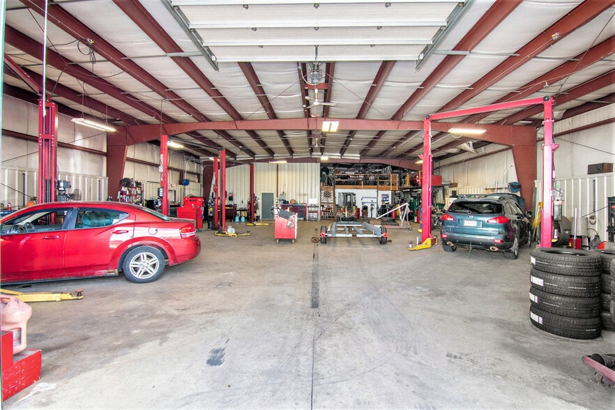 More Photos Of 650 S Plasterbed Rd, Port Clinton Auto Repair For Sale