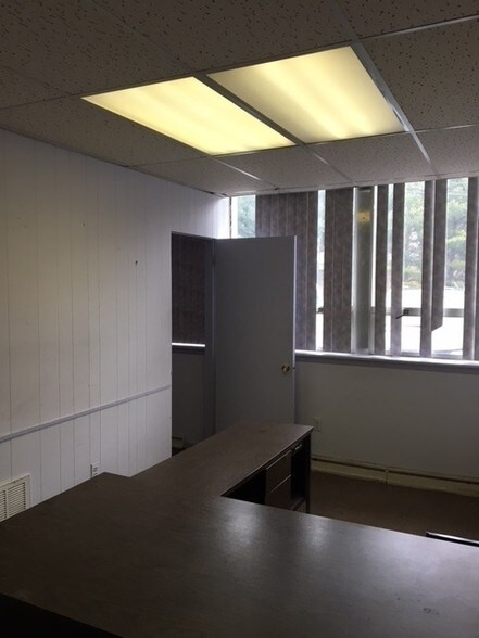 More Photos Of 115-117 Patterson St, Hillsdale Warehouse For Lease