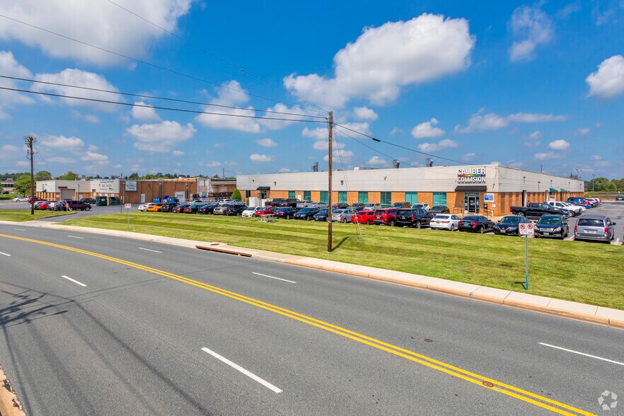 More Photos Of 12110-12142 Tech Rd, Silver Spring Research And Development For Lease