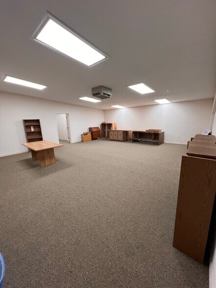 More Photos Of 360 Old Sanford Oviedo Rd, Winter Springs Manufacturing For Lease