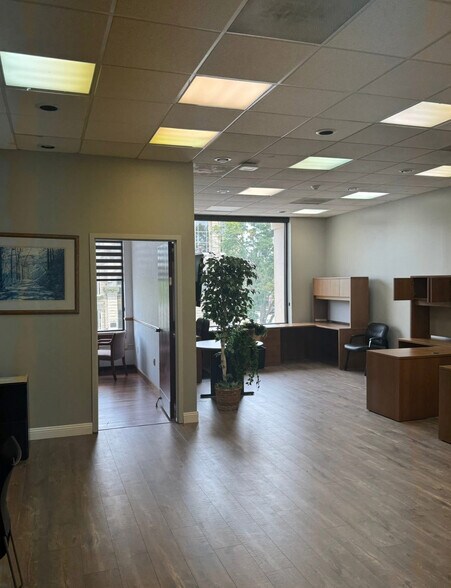 More Photos Of 122 W Madison St, Ottawa Office For Lease