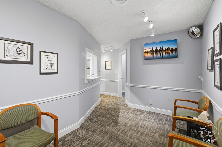 More Photos Of 31 Briarcliff Prof Ctr, Bourbonnais Office For Sale