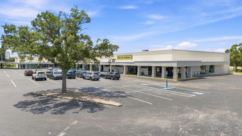More Photos Of 850-898 49th St, Saint Petersburg General Retail For Lease