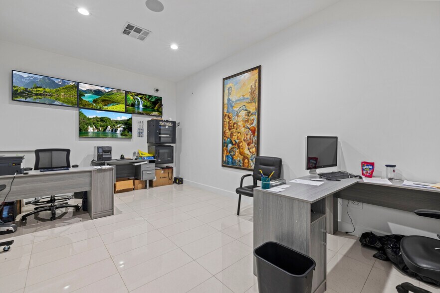 More Photos Of 7460 Varna Ave, North Hollywood Manufacturing For Sale