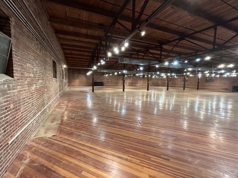 More Photos Of 208 N Elm St, High Point Showroom For Sale
