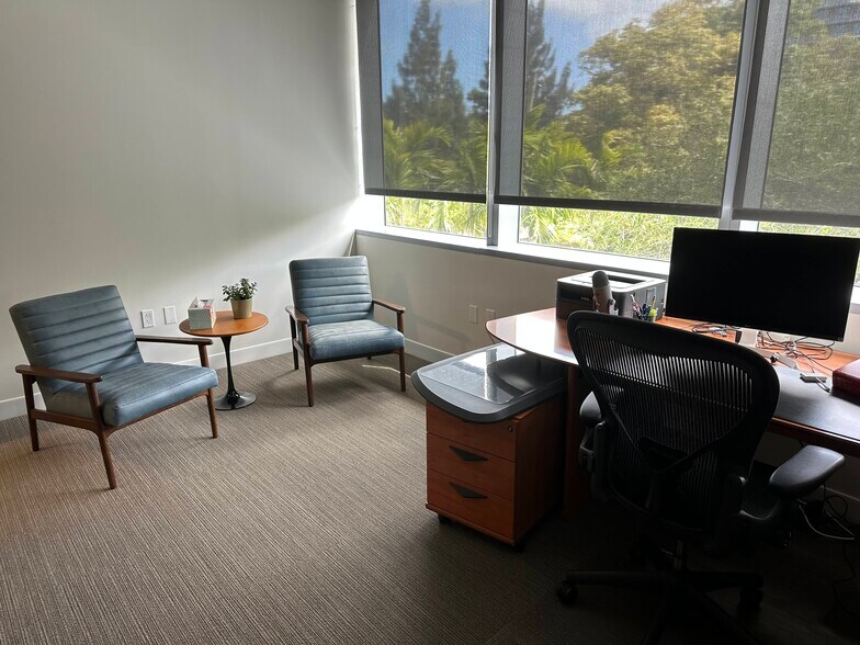 More Photos Of 21550 Biscayne Blvd, Aventura Medical For Lease