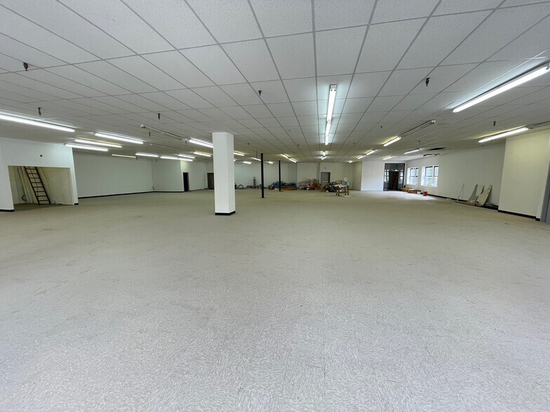 More Photos Of 40-48 W Burnside Ave, Bronx Storefront Retail Office For Lease