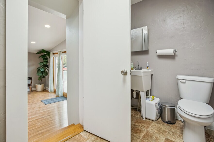 More Photos Of 1 W 1st St, Cortez Office For Sale