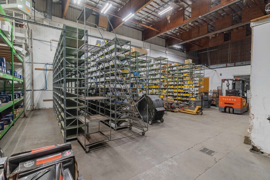 More Photos Of 60 Kendrick St, Needham Warehouse For Lease