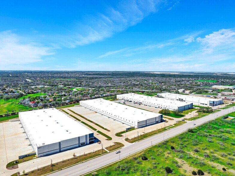 More Photos Of 2150 Chisholm Trail Rd, Round Rock Distribution For Lease