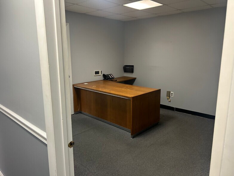 More Photos Of 113-115 N 5th St, Darby Warehouse For Sale