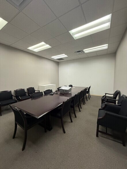 More Photos Of 3365 Sligo Rd, Haughton Office For Sale